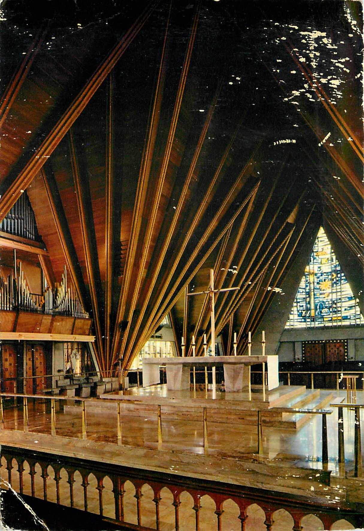 CPM Passy Buzenval (Rueil Malmaison) La chapelle Maitre Autel