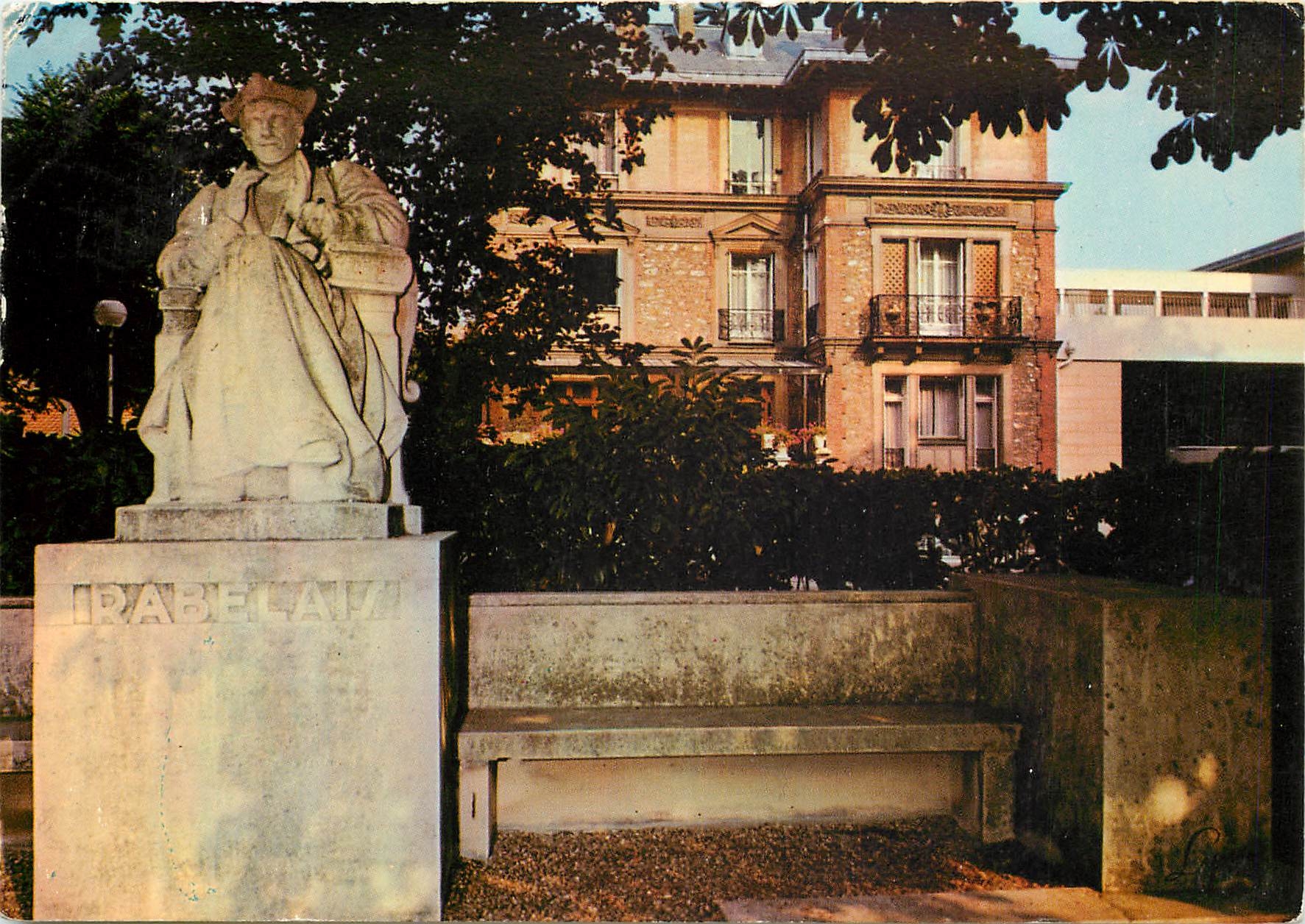 CPM LTD Meudon (Hauts de Seine) L'Hotel de ville et la Statue de Rabelais 