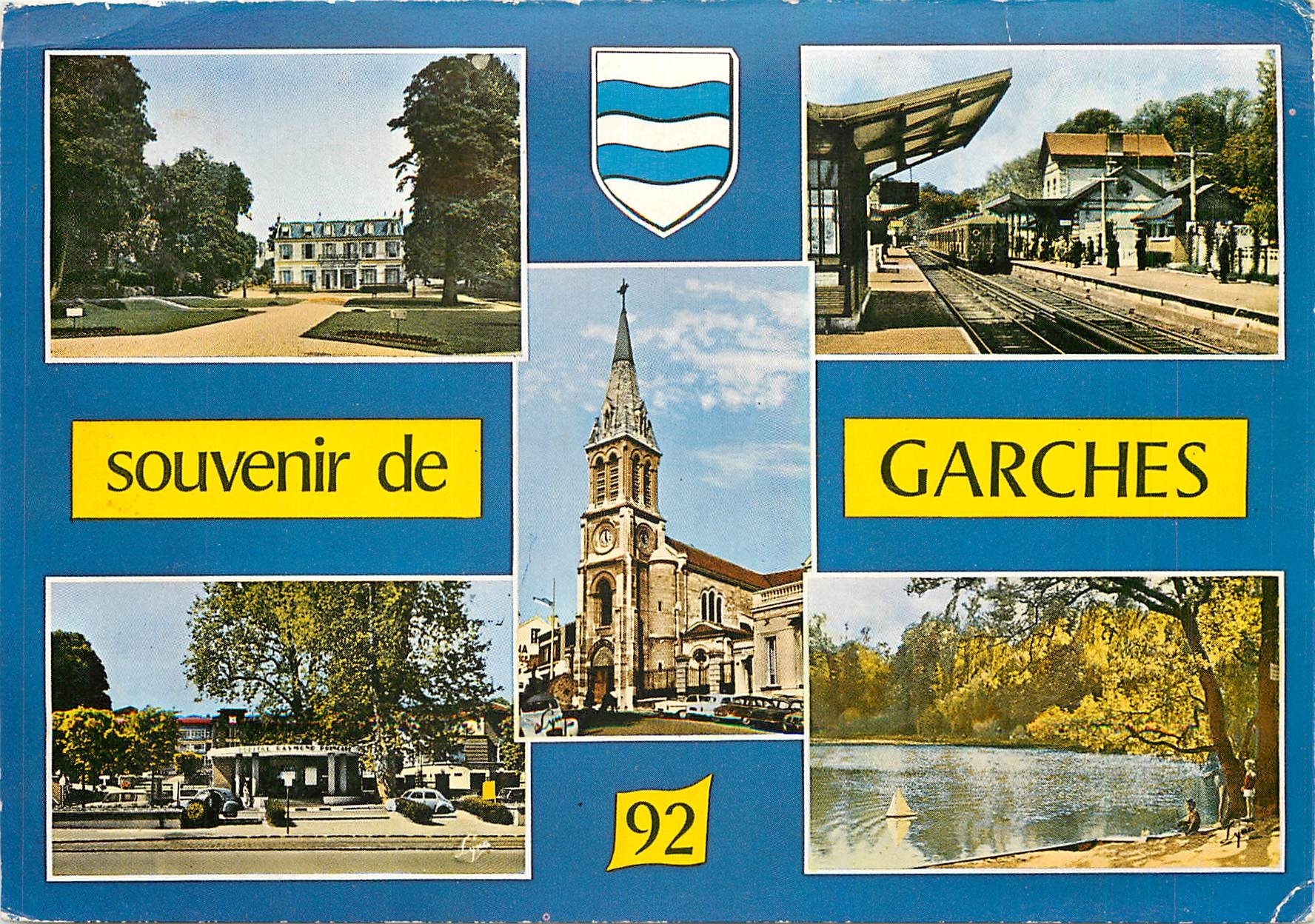 CPM Garches Haute de Seine L'Hotel de Ville La gare
