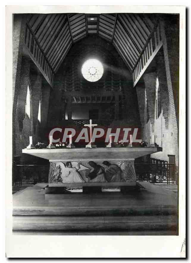 CPM Prieure Sainte Bathilde Autel de Chaelier Vanves (Seine)