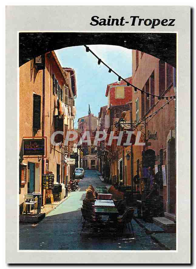 CPM Saint Tropez (Var) Une Vieille rue