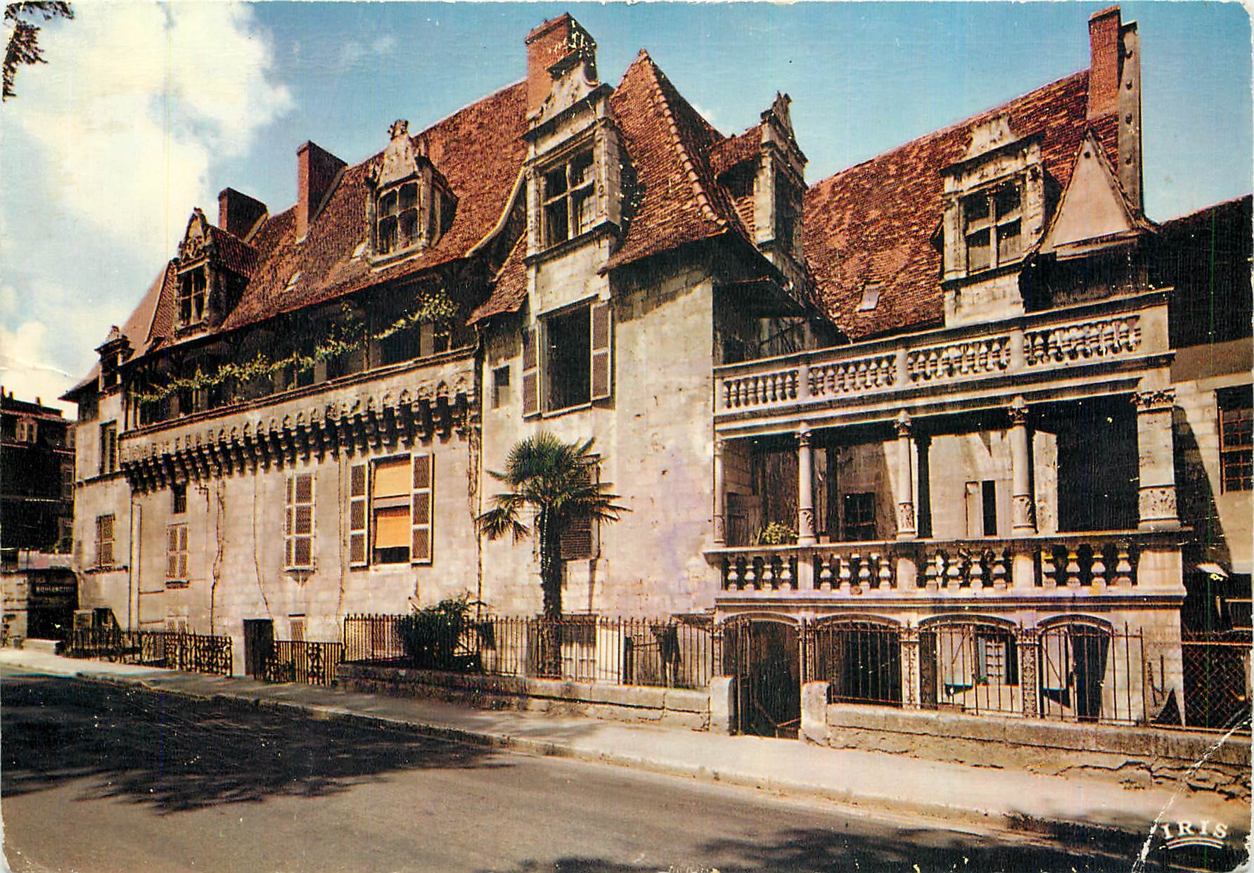 CPM Perigueux (Dordogne) La Maison des Conduls (XVe et XVIes) avec son chemin de ronde sur marchocou