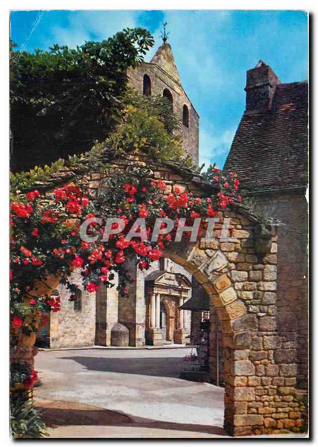 CPM Les Beaux sites de la Dordogne Domme Village Fleuri