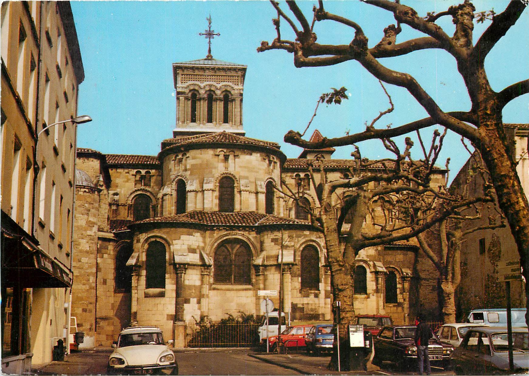 CPM Valence sur Rhone (Drome) Place de la Cathedrale