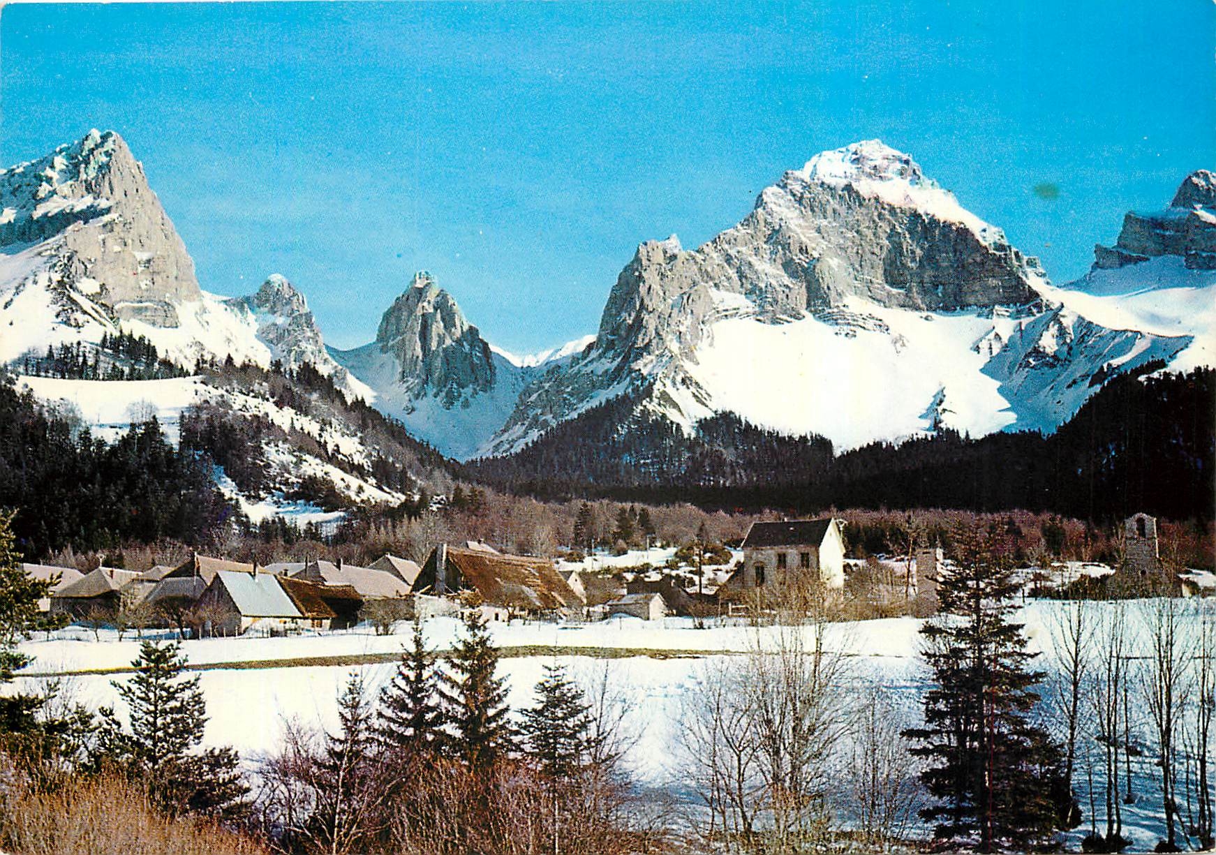 CPM Lus la Croix Haute (Drome) Alt 1050 m Le Hameau de la Jarjatte sous la neige 1160 m
