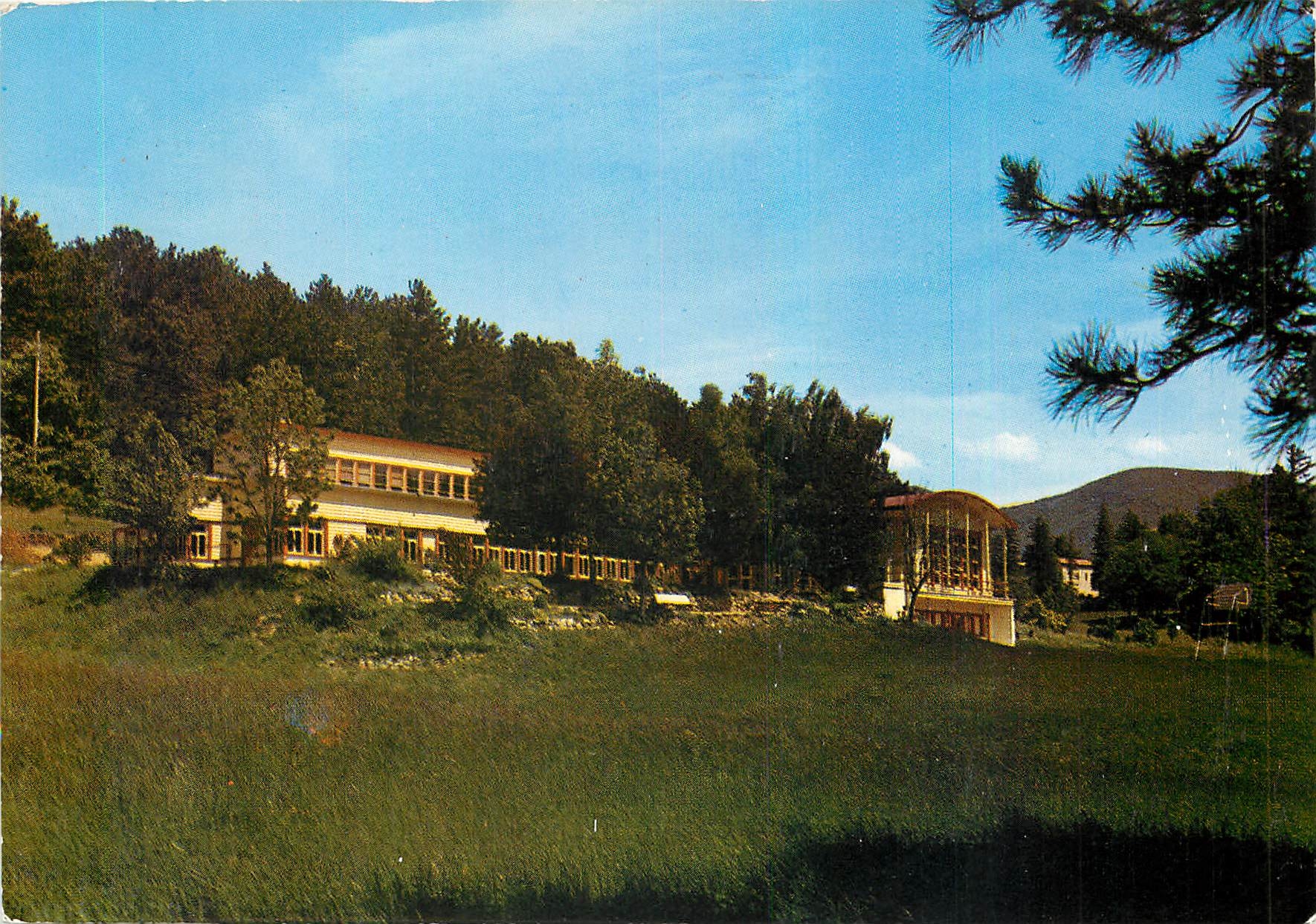 CPM  Dieulefit (Drome) village d'Enfants Rejaubert