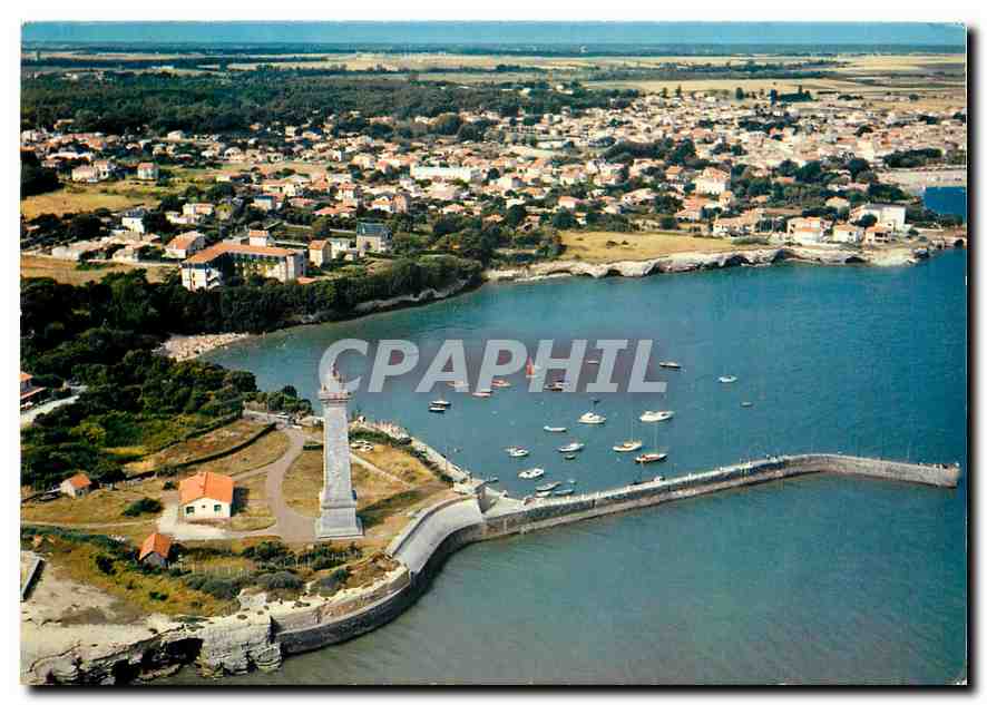 CPM Saint Georges de Didonne (Ch Mar) Le phare et le Port