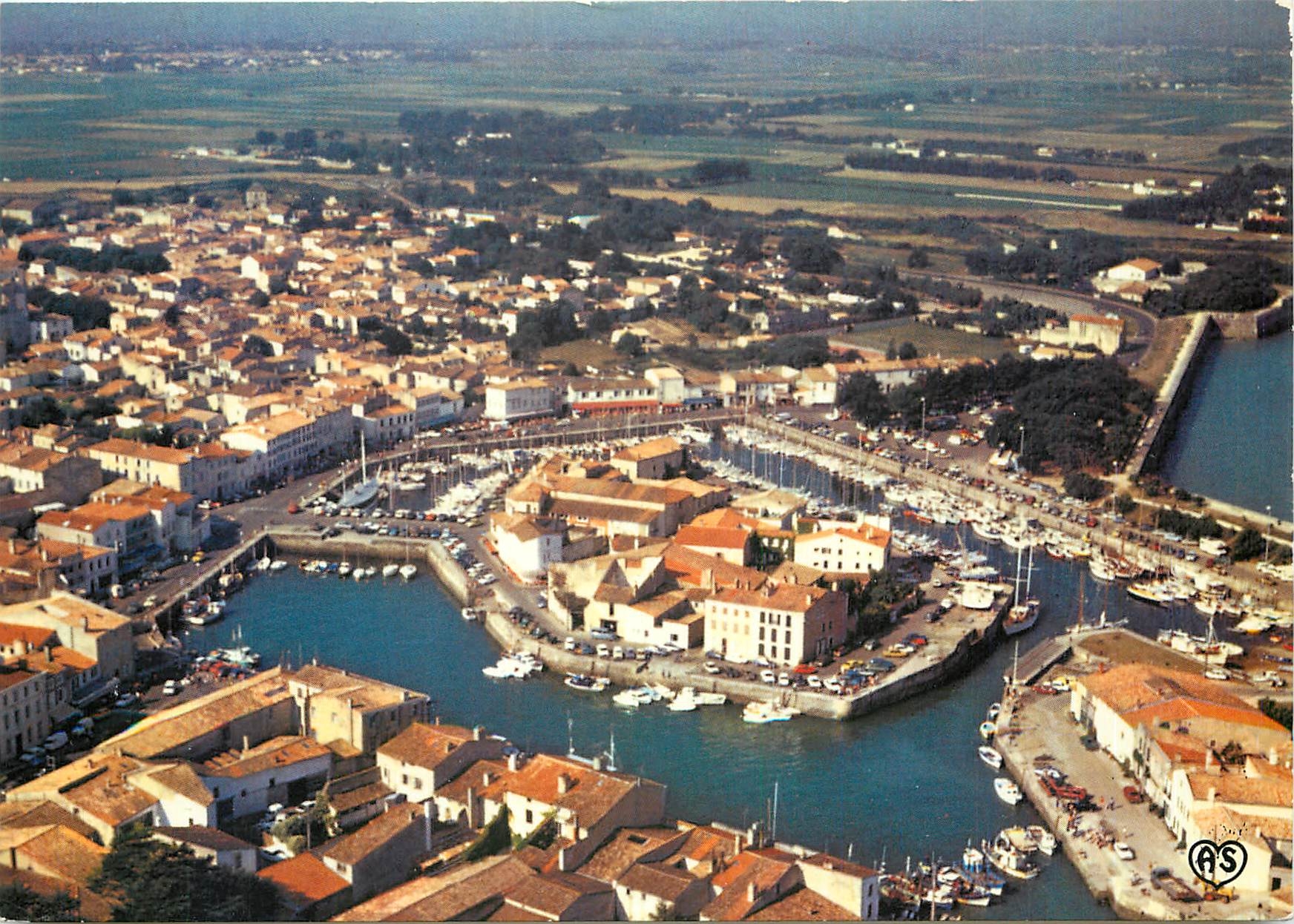 CPM Iles de Re (Ch Mme) Sailnt Martin Vue generale