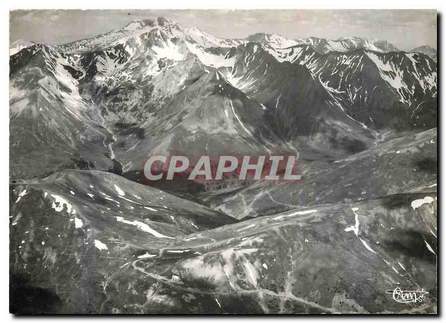 CPM Vue aerienne sur le Col d'Allos (alt 2250 m) et le Mont Pelat (alt 3053 m)