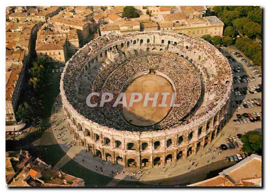 CPM Nimes (Gard) Les arenes par avion