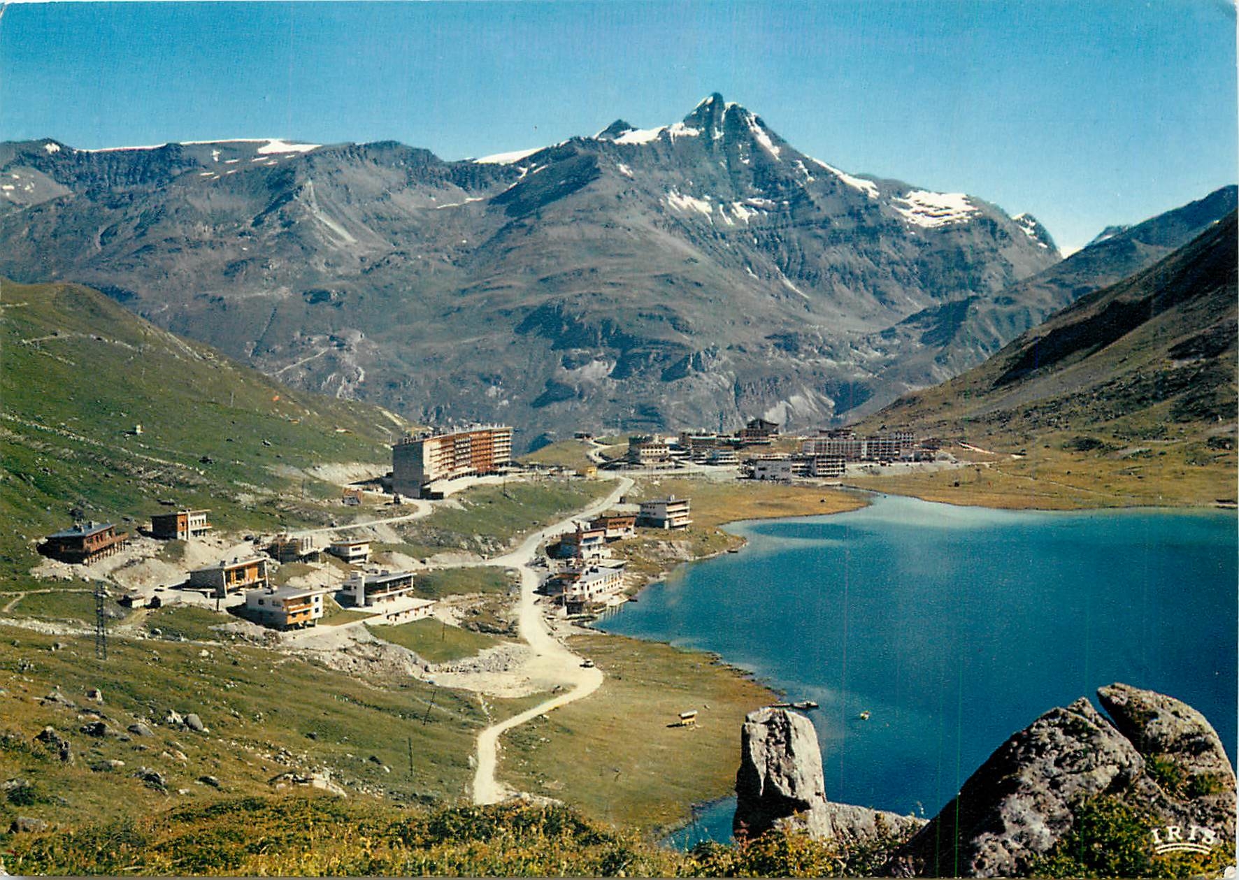 CPM Tignes (2100 m) Savoie) Hte Tarentaise La Station le Lac et la grande Sassiere (3748 m)