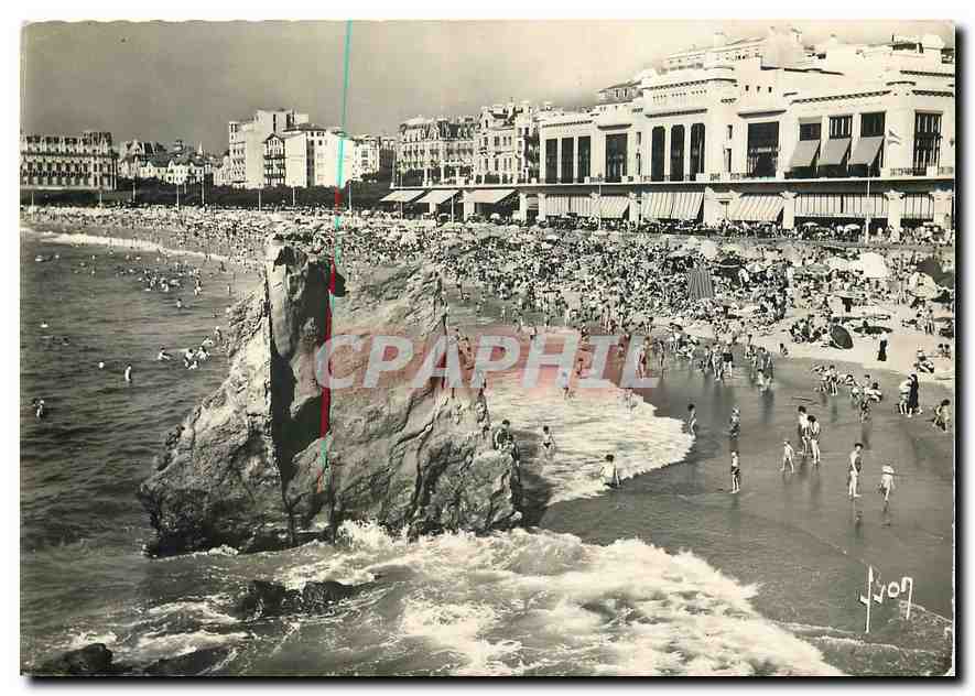 CPM Biarritz (B Pyr) Le Casino Municipal et la grande Plage