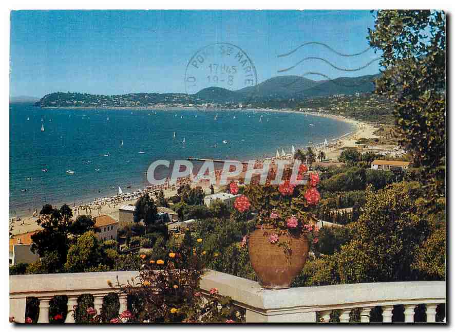 CPM La Cote d'Azur Varoise La Croix Valmer (Var) Vue generale de la plage au loin Cavalaire