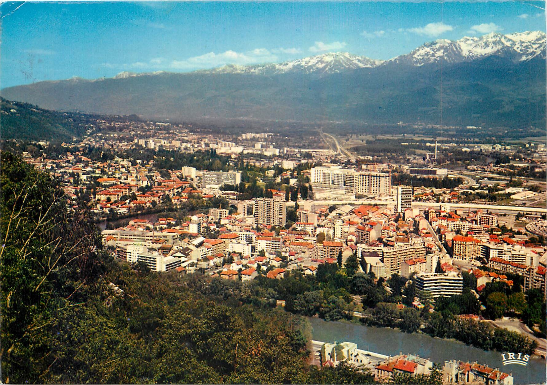 CPM Grenoble Ville olympique Vue generale L'Isere L'Ile Verte La Tronche Au fond la chaine de Belled