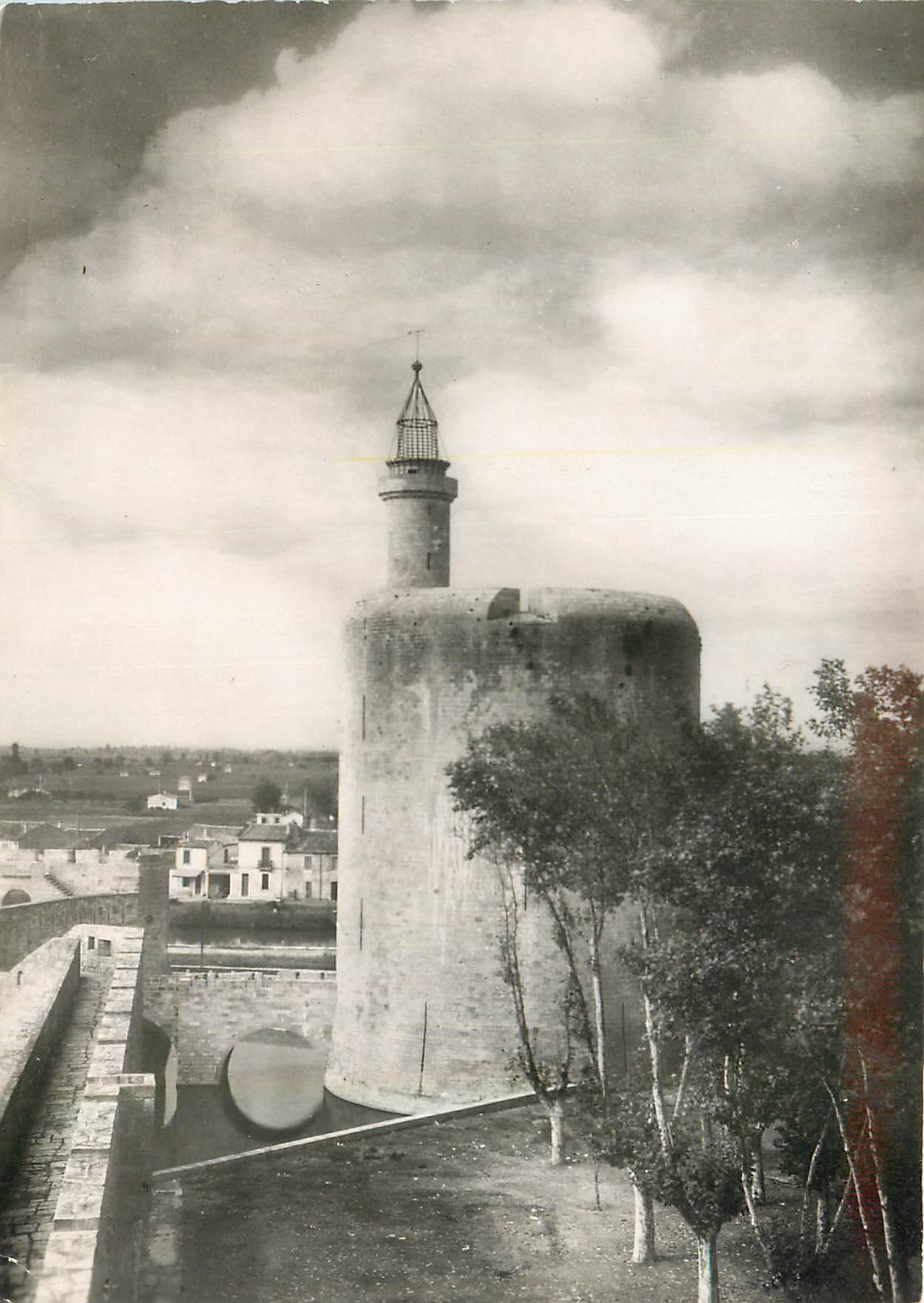 CPM Aigues Mortes (Gard) La Tour de Constance