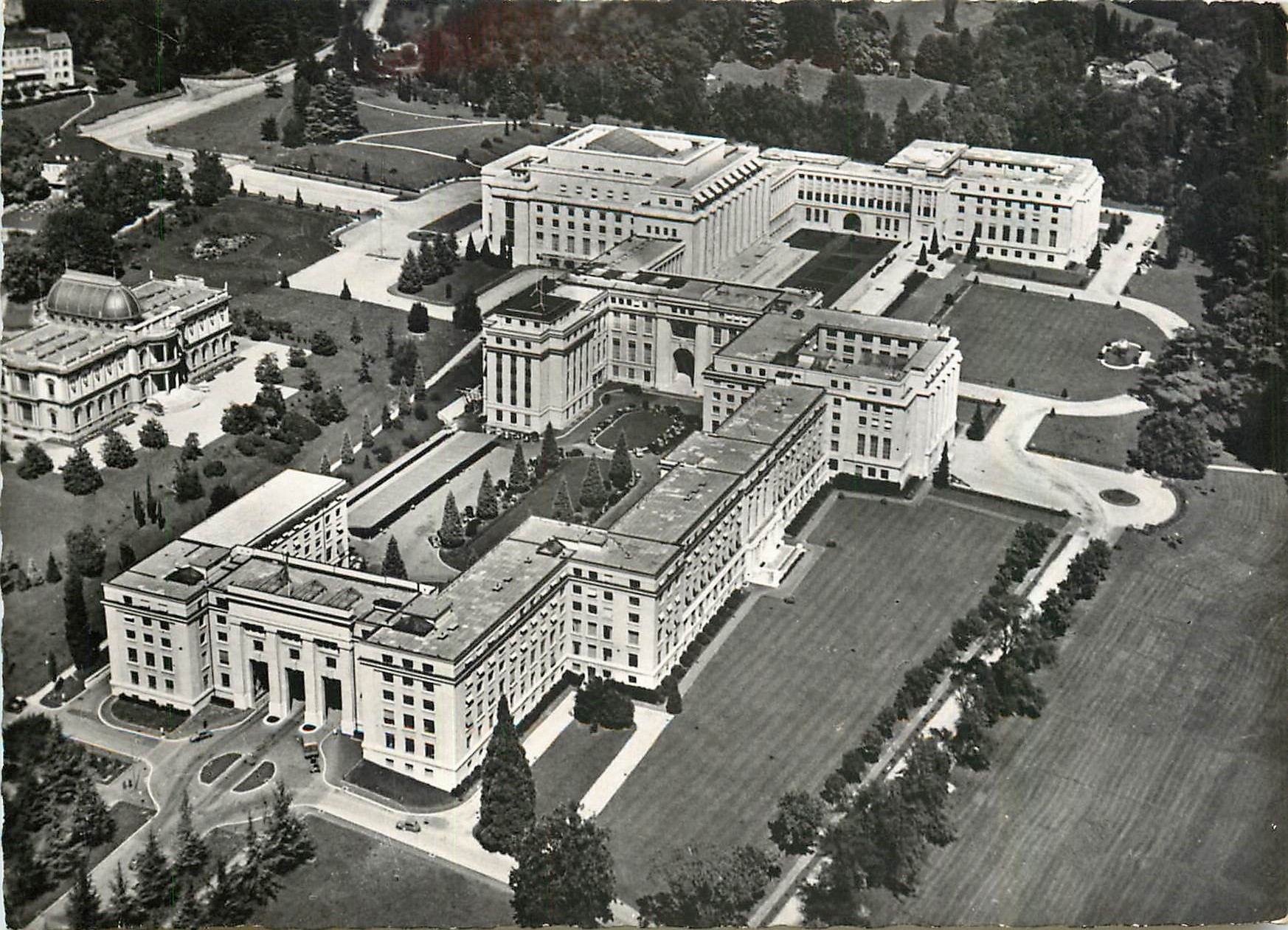 CPM Geneve Palais des Nations Vue aerienne