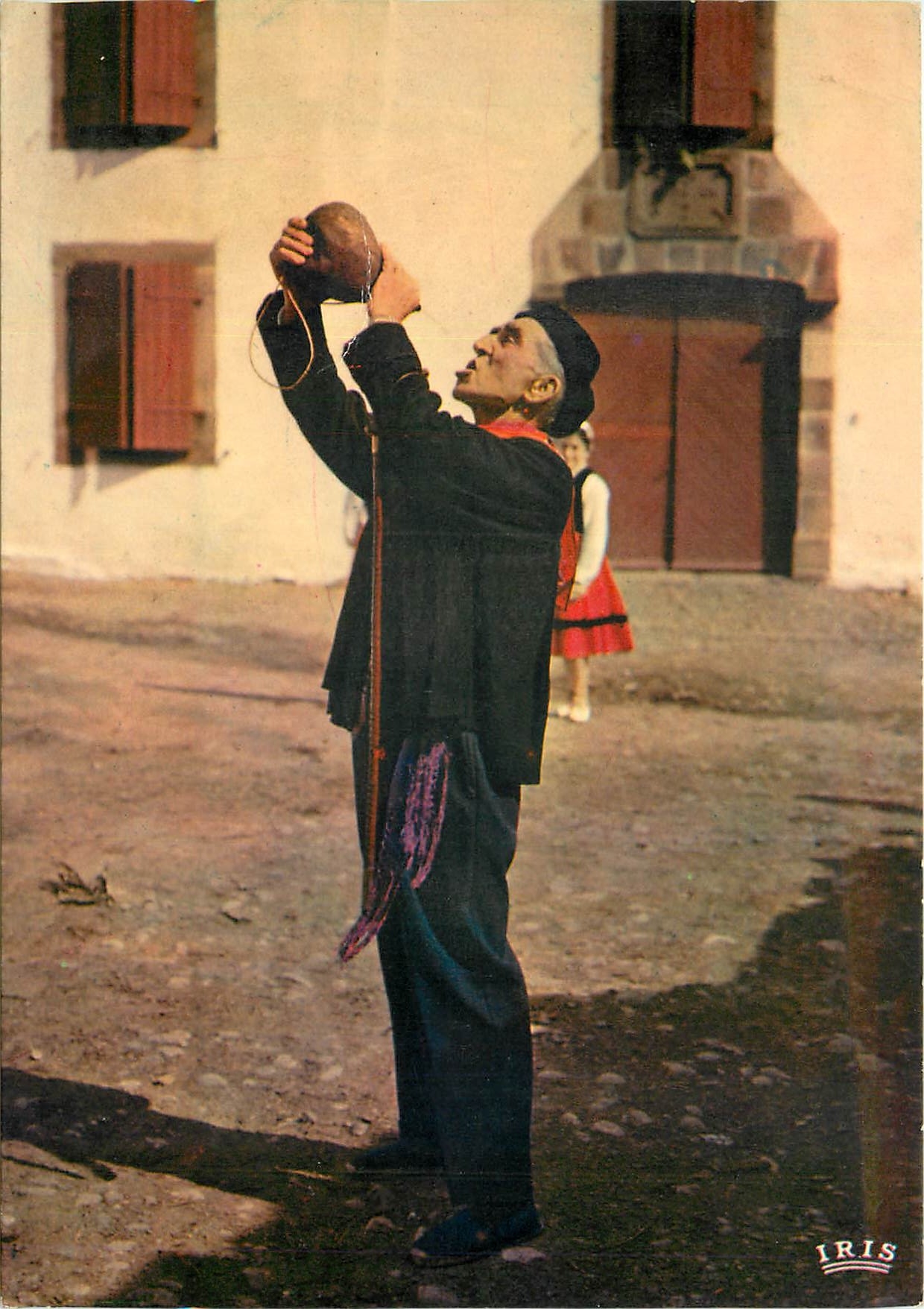 CPM Folklore Basque au Cahahakoa Garaztarrak Saint Jean Pied de Port