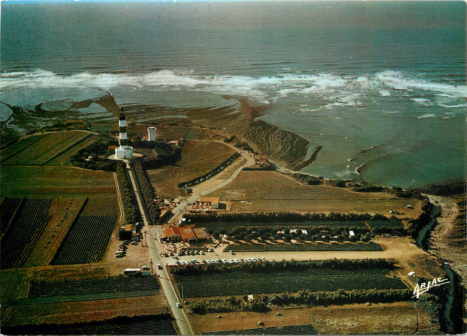 CPM sur la cote de Lumiere l'Ile d'Orelon a la Pointe le Phare de Chassiron