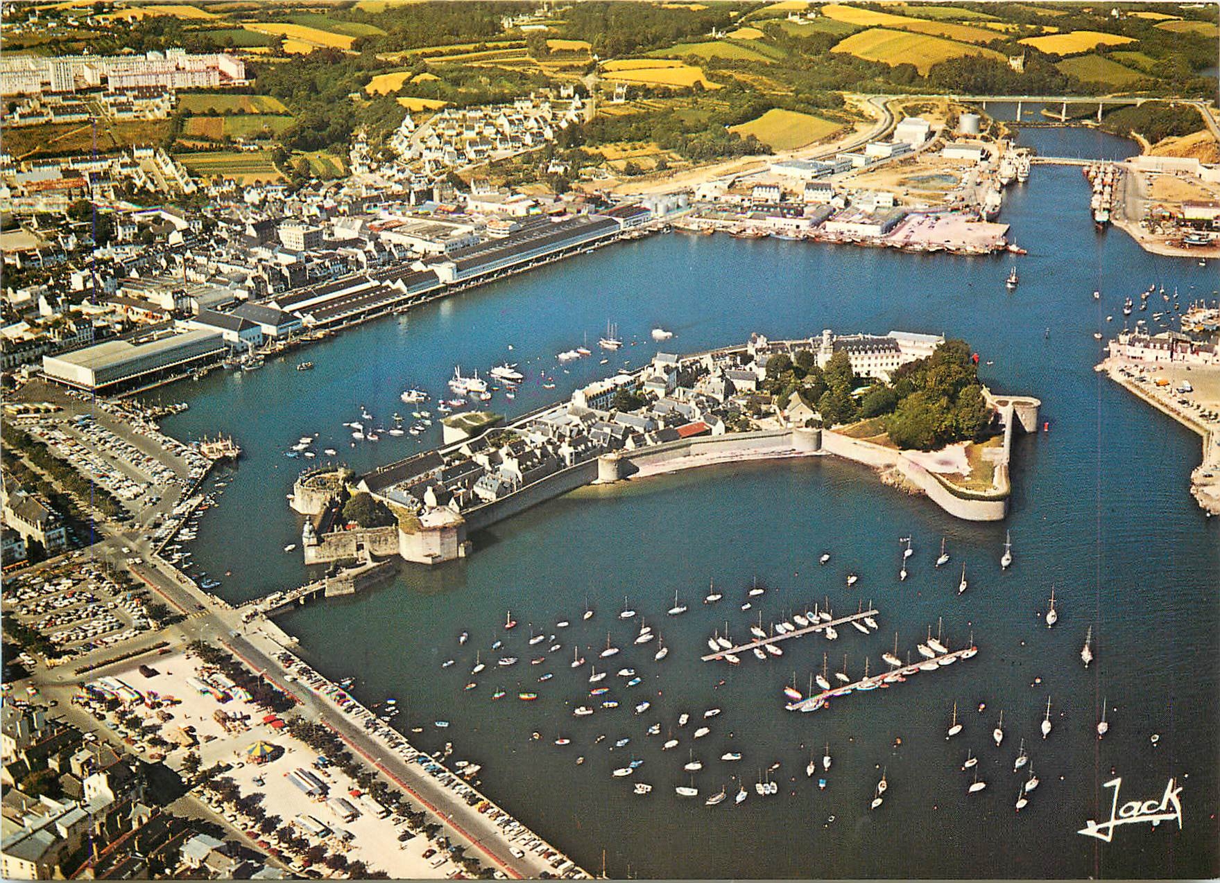 CPM Couleurs de Bretagne Concarneau la ville close (Cliche Heurtier Rennes)