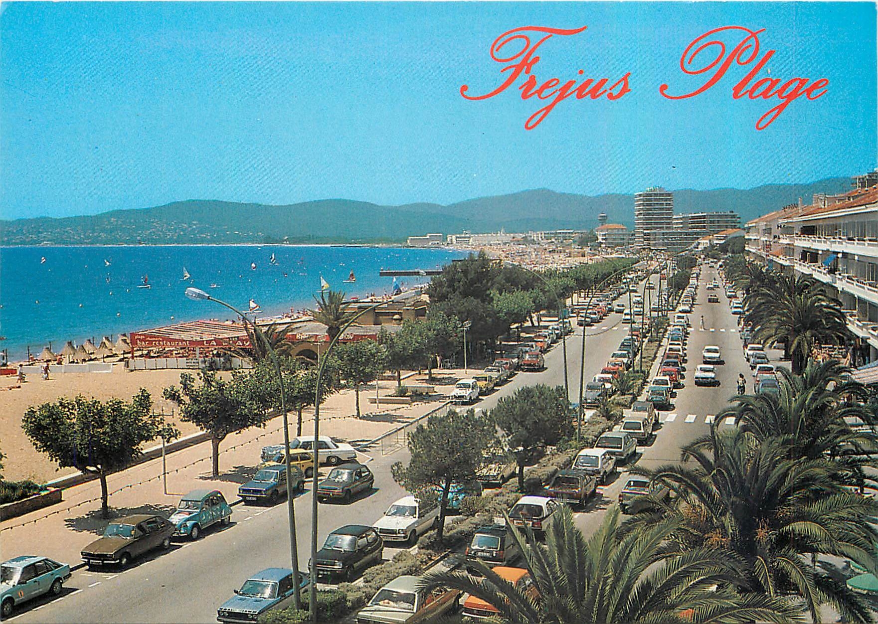 CPM La Cote d'Azur inoubliable Frejus vue generale de Frejus Plage