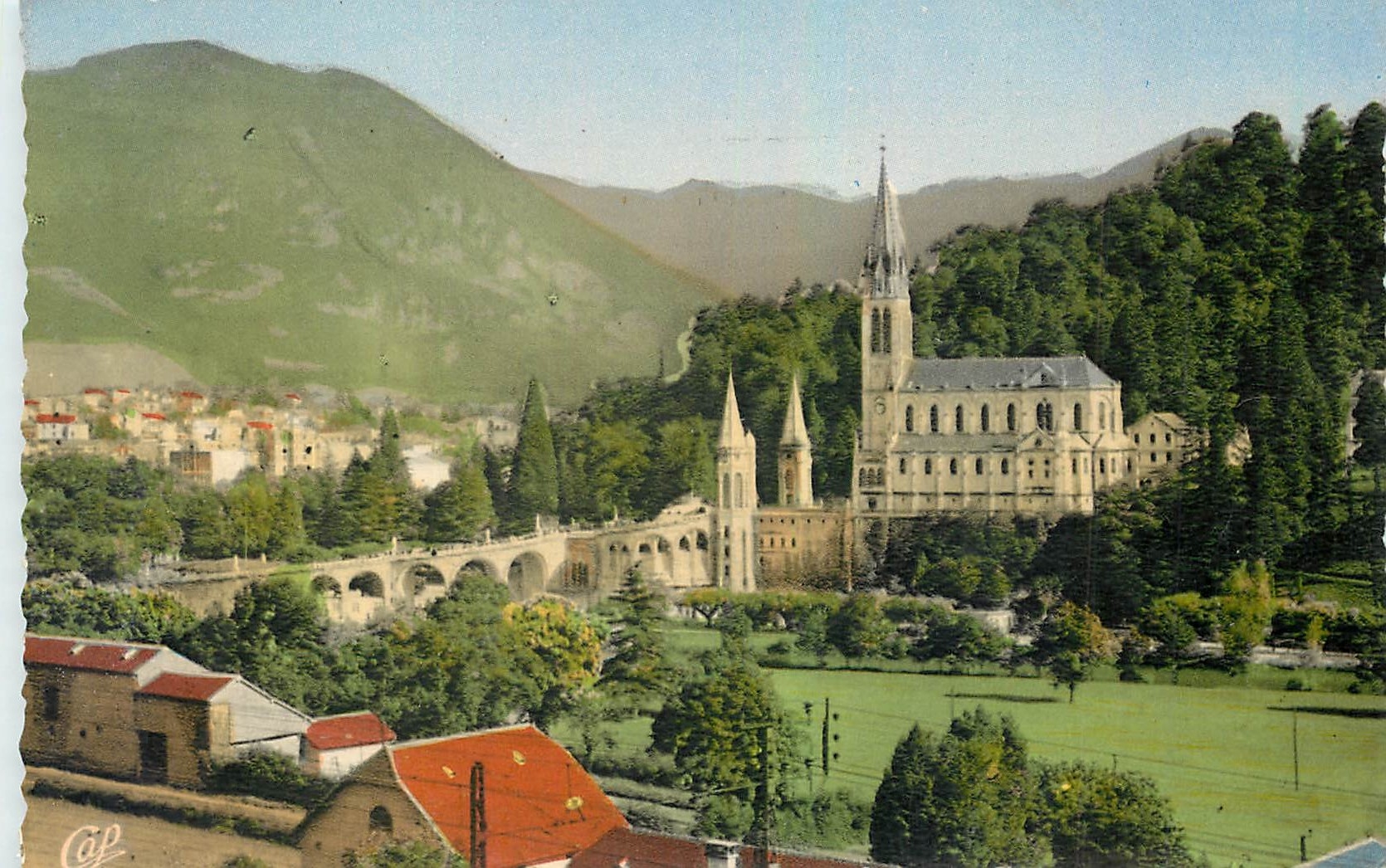 CPM Lourdes La Basilique la Ville et le Pic du Jer