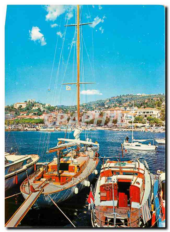 CPM Lumiere et Beaute de la Cote d'Azur La Lavandou un charmant coin du Port Bateau