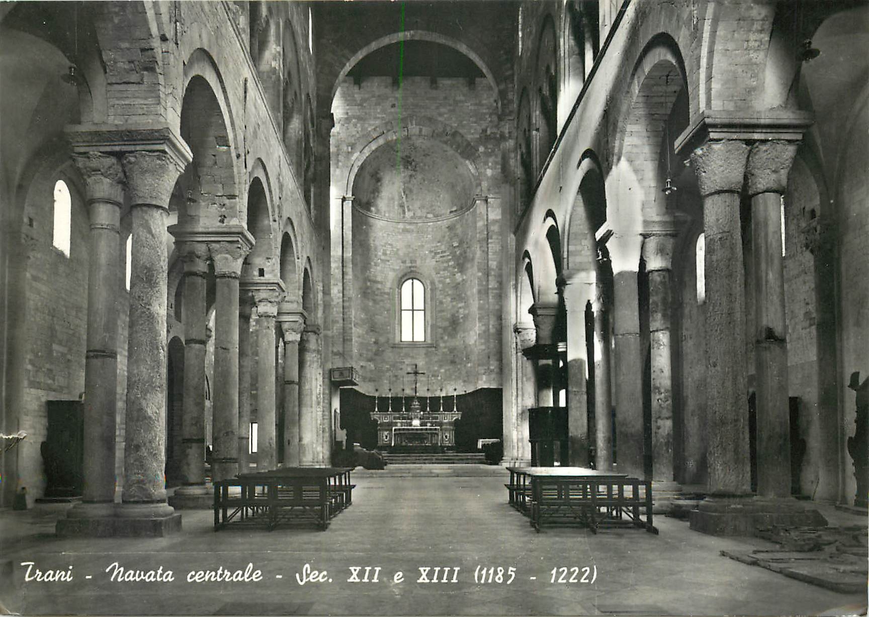 CPM Main Nave 12eme et 13eme siecle (1185 et 1222) Trani