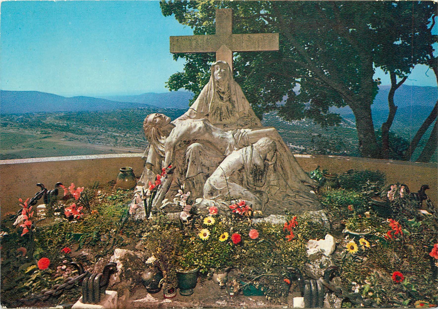 CPM Sanctuaires de France La Sainte Baume (Var) Alt 996 m la Pieta