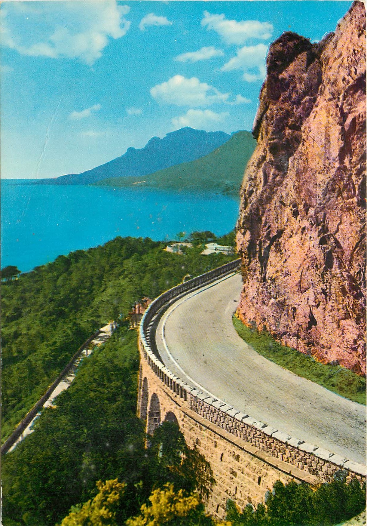 CPM Cote d'Azur L'Esterel Route en Corniche et les roches rouges