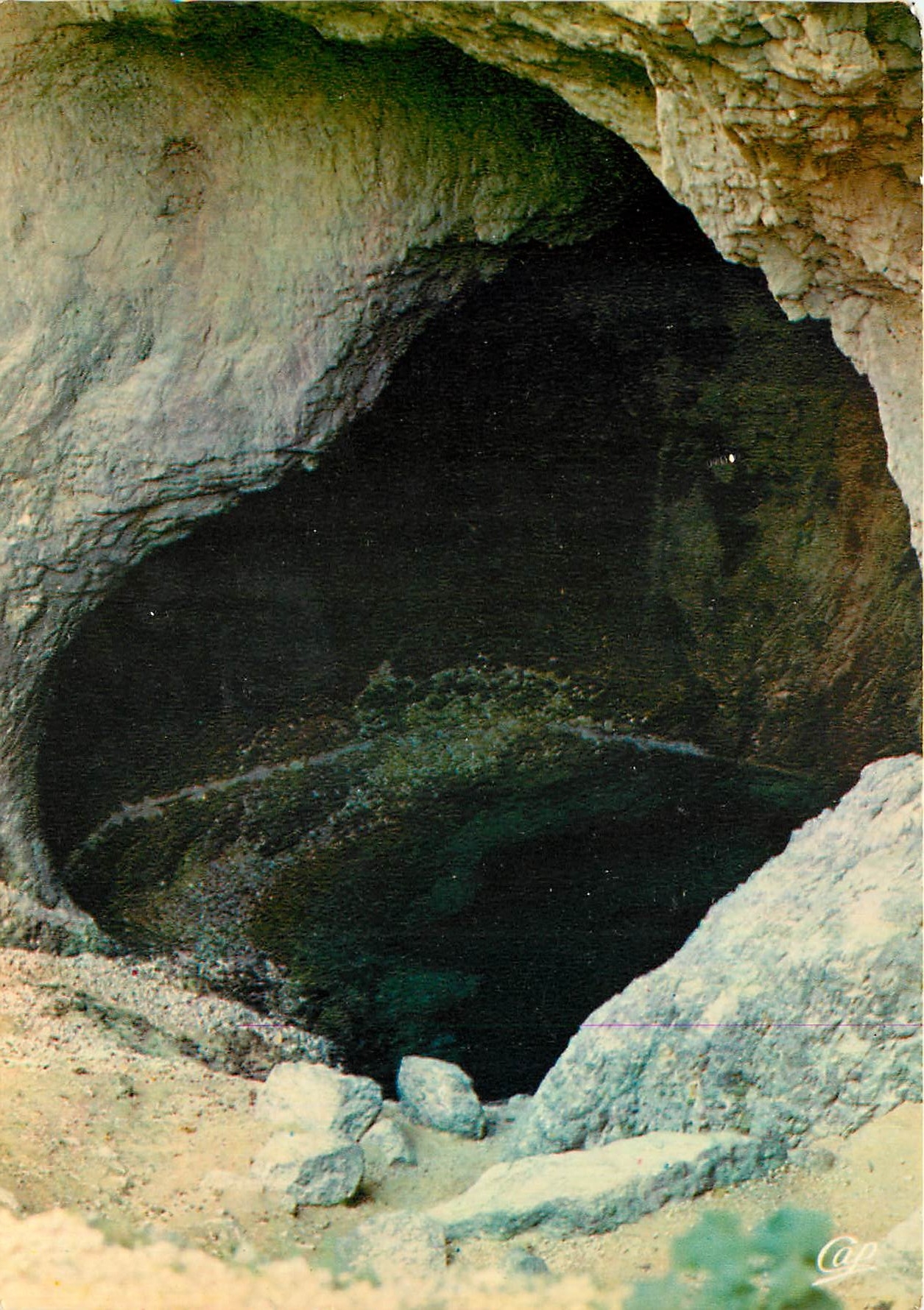 CPM Fontaine de Vaucluse Le trou du Gouffre vide (Source Basse)