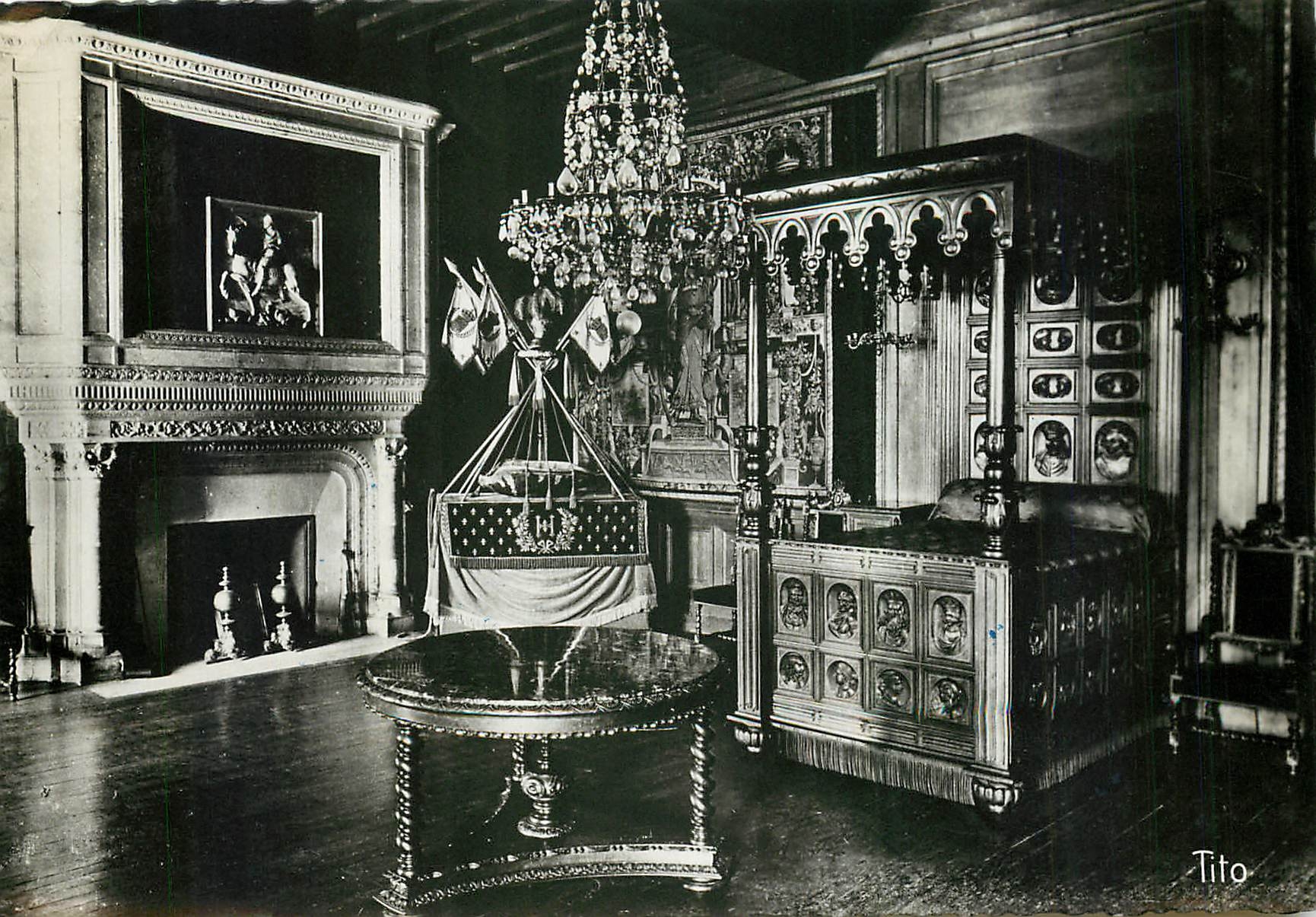 CPM Les Pyrenees Le Chateau de Pau la Chambre de Henri IV