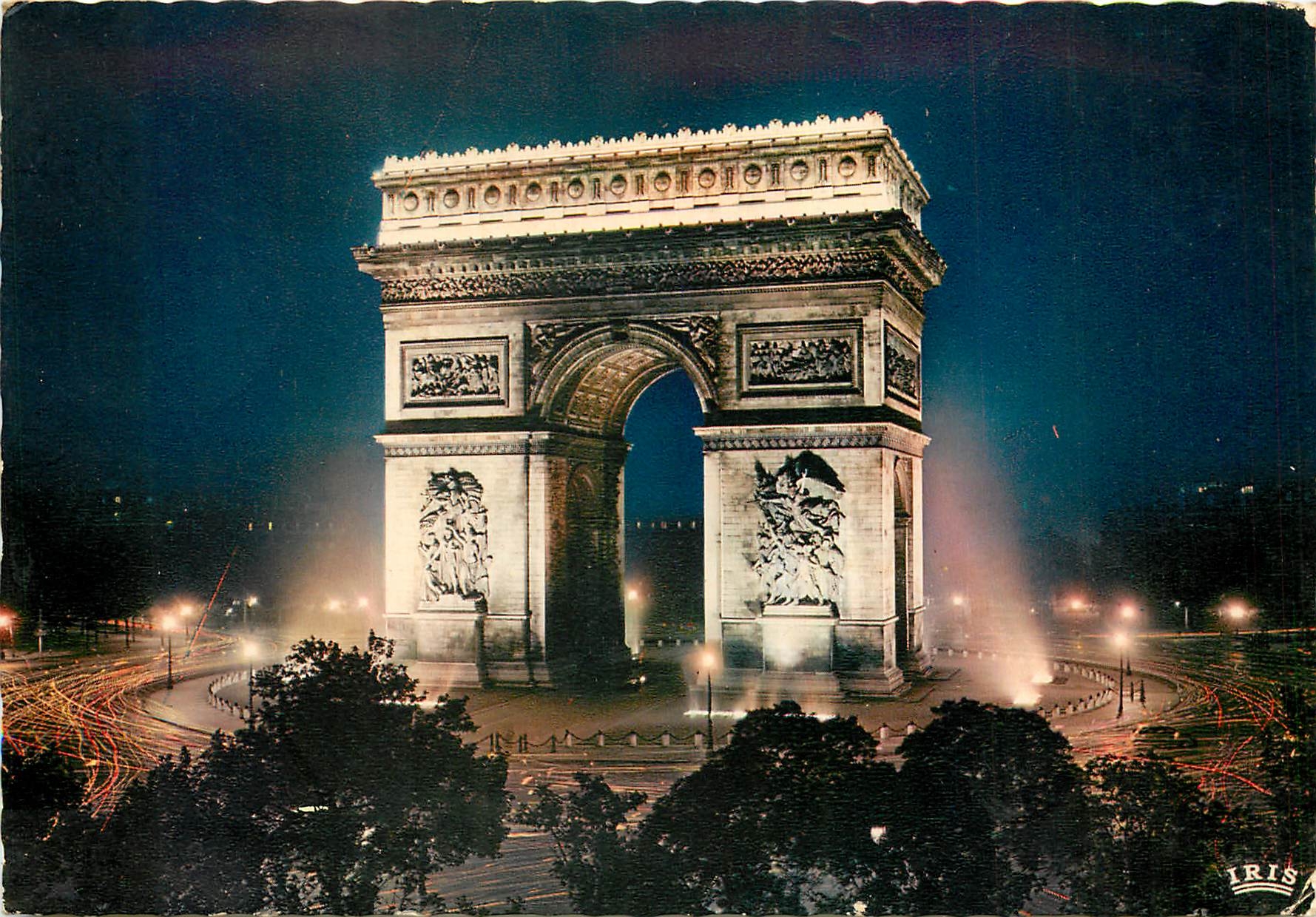CPM Paris La Place de l'Etoile Illuminee