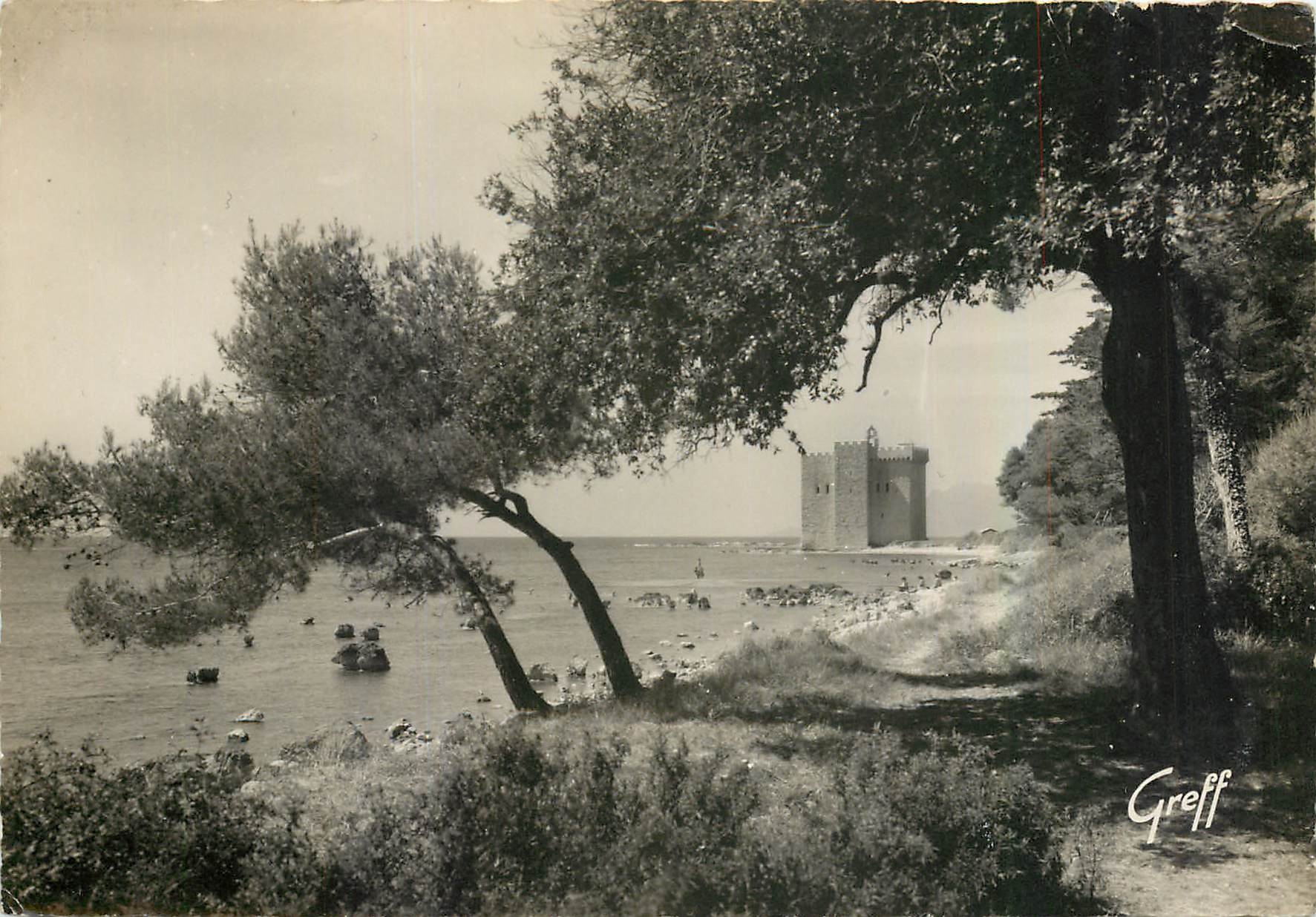 CPM La Cote d'Azur Ile St Honorat (A M) le Vieux Port