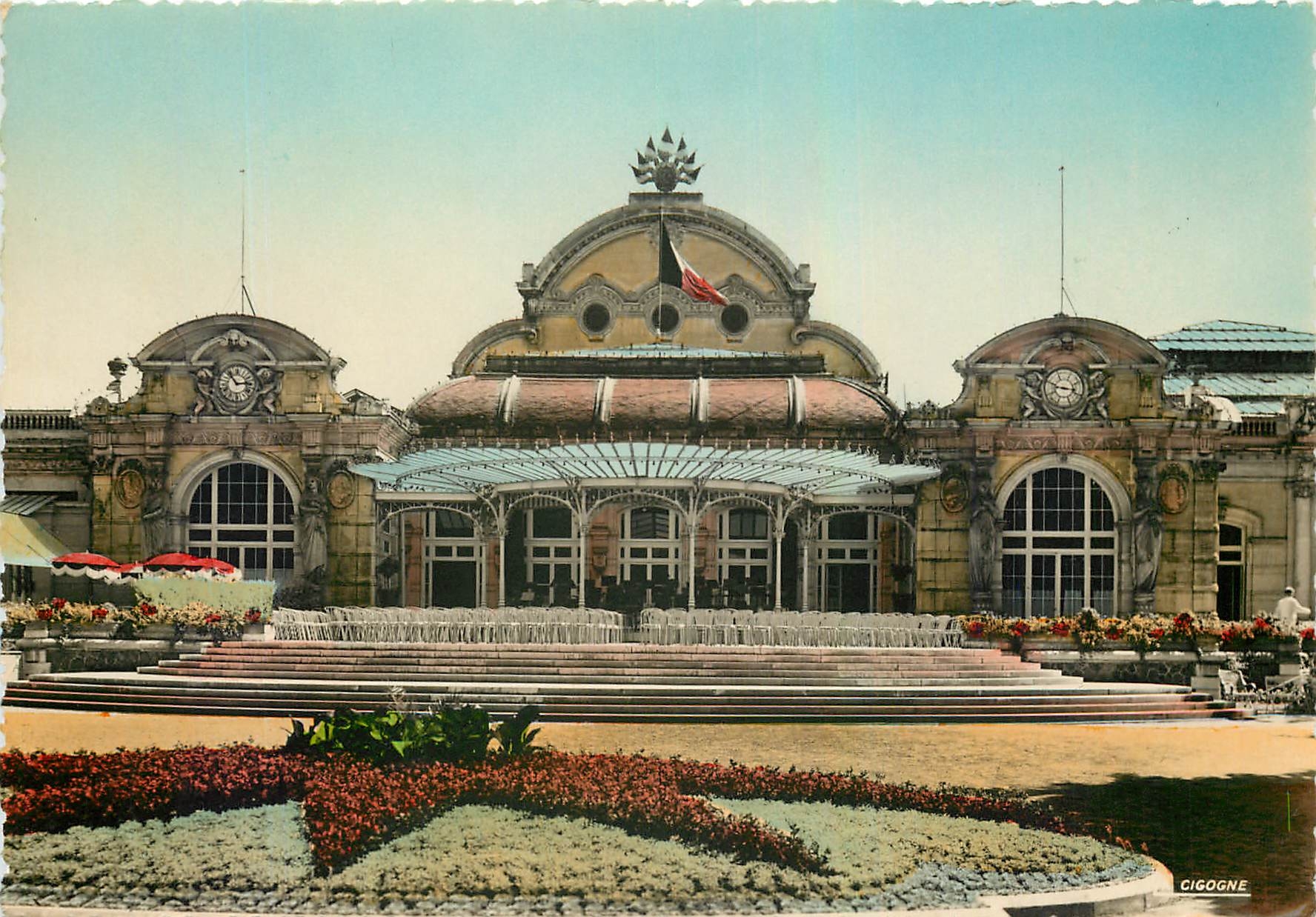 CPM Vichy (Allier) Reine des Ville d'Eaux le Casino