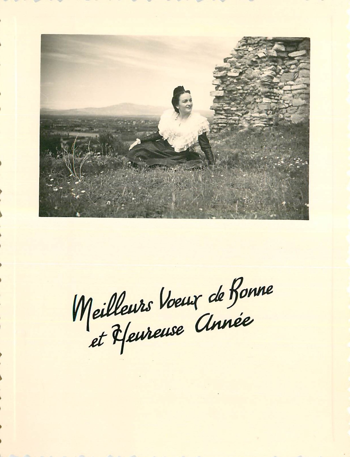 CPM Meilleurs Voeux de Bonne et Heureuse Annee Femme Folklore