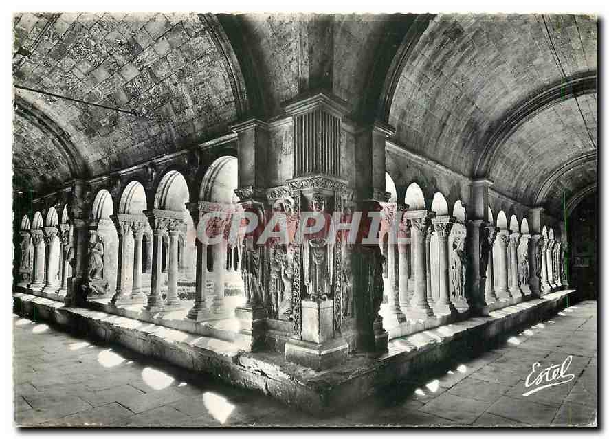 CPM Arles Les Galeries du Cloitre Saint Tromphime (XIIe siecle)