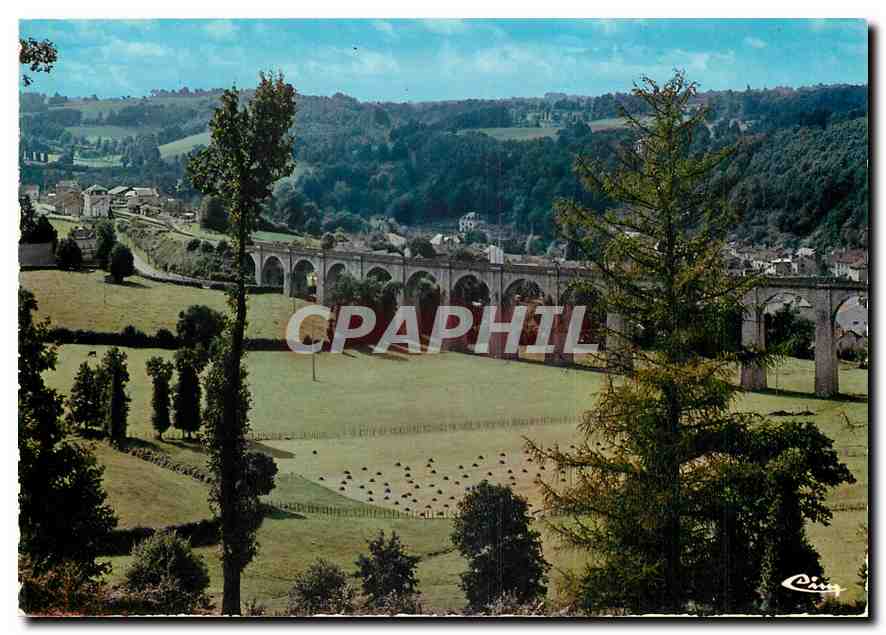CPM St Leonard de Noblat (Hte Vienne) Vue panoramique