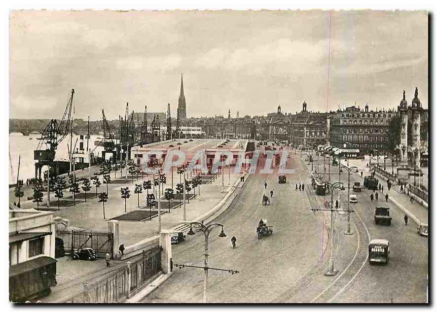 CPM Bordeaux Les Quais en face les Quinconces