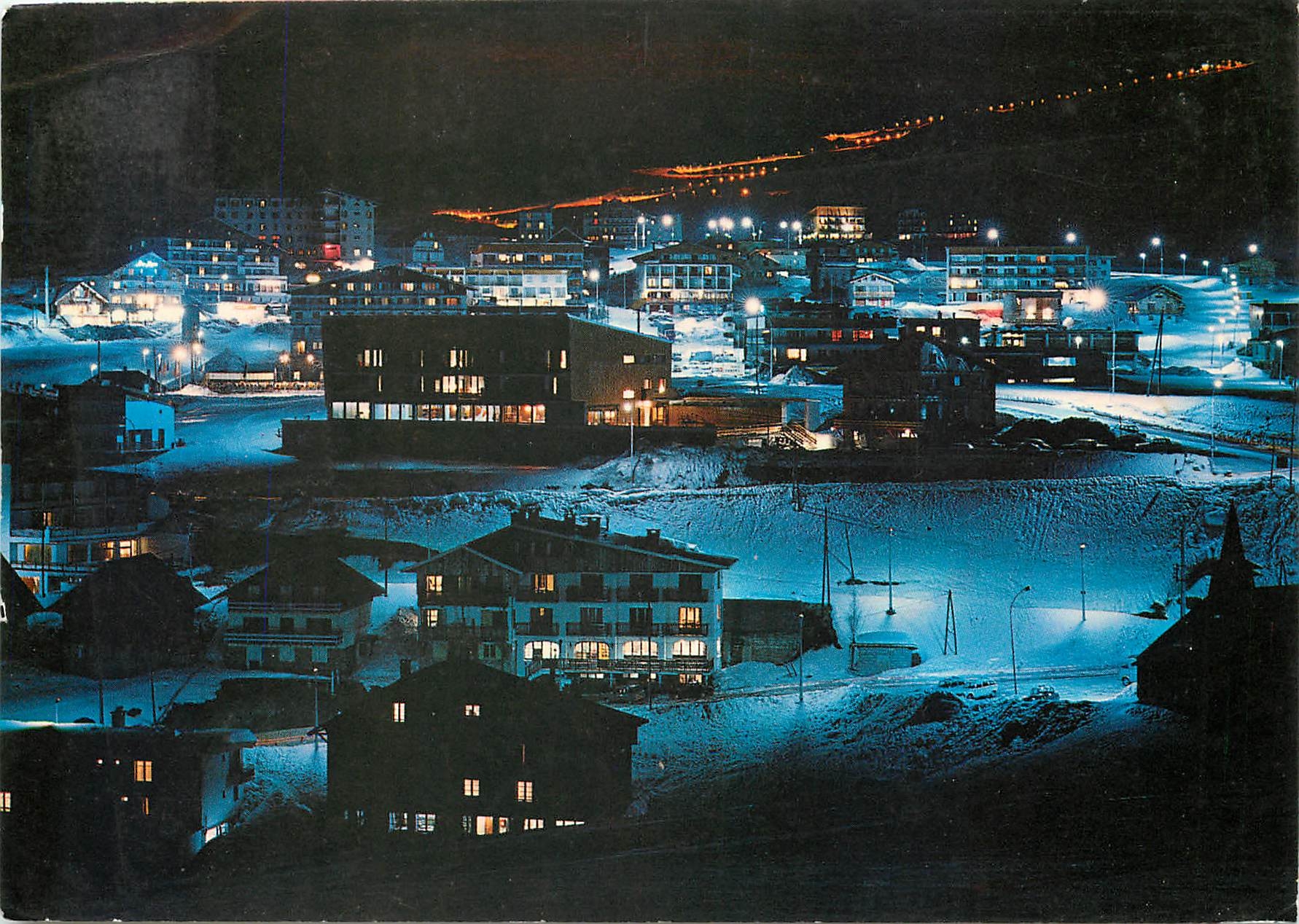 Alpe d'Huez — Vue générale de nuit — Cliché et réalisation Éditions Interactio