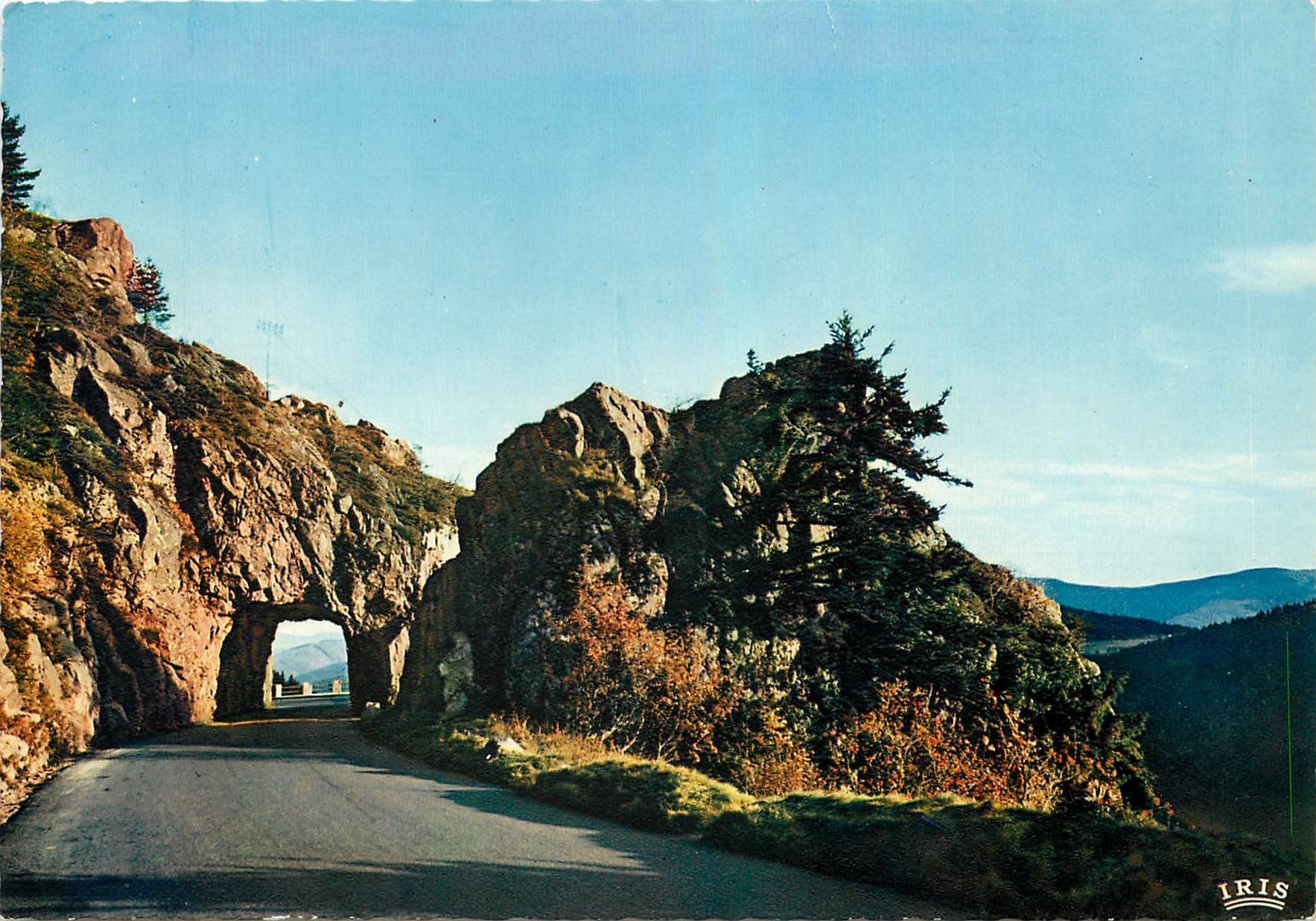 CPM Les Hautes Vosges Le Tunnel de la Schlucht (alt 1139 m)