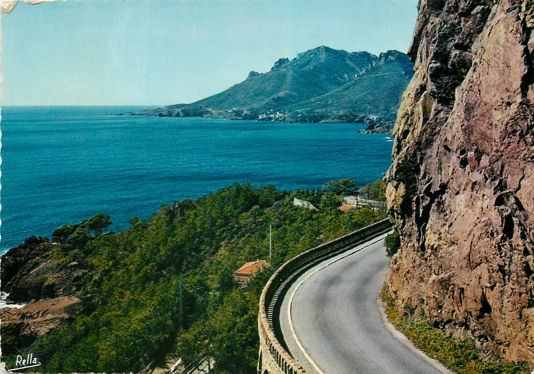 CPM La Cote d'Azur Varoise Miramar d'Esterel Route de la corniche ds'Or au col de l'Esquillon au fon