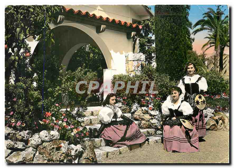 CPM Cote d'Azur Groupe jeune filles en costume Folklorique Folkore