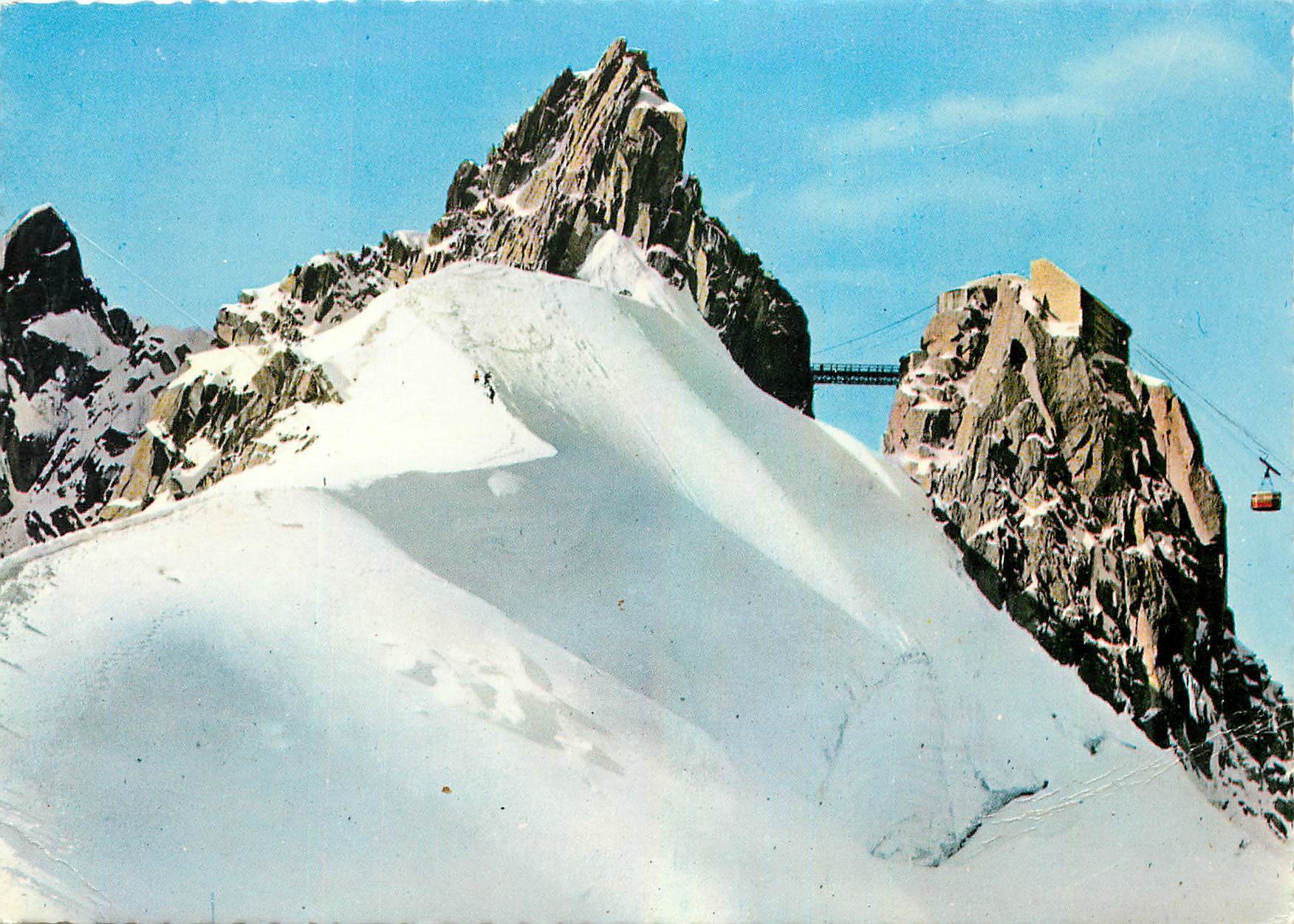 Chamonix-Mont-Blanc — Seilbahn der Aiguille du Midi (3842 m) — Éditions La Capitale