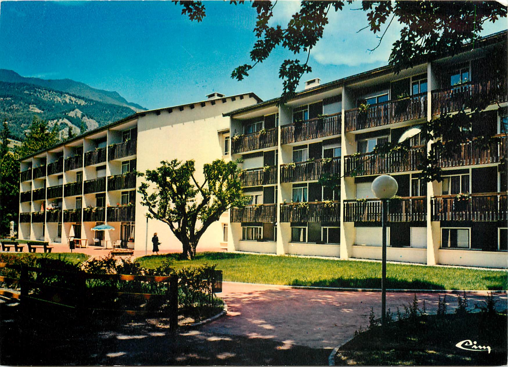 CPM Barcelonnette (A de Hte Prov) la Sousta Residence pou Personnes Agees