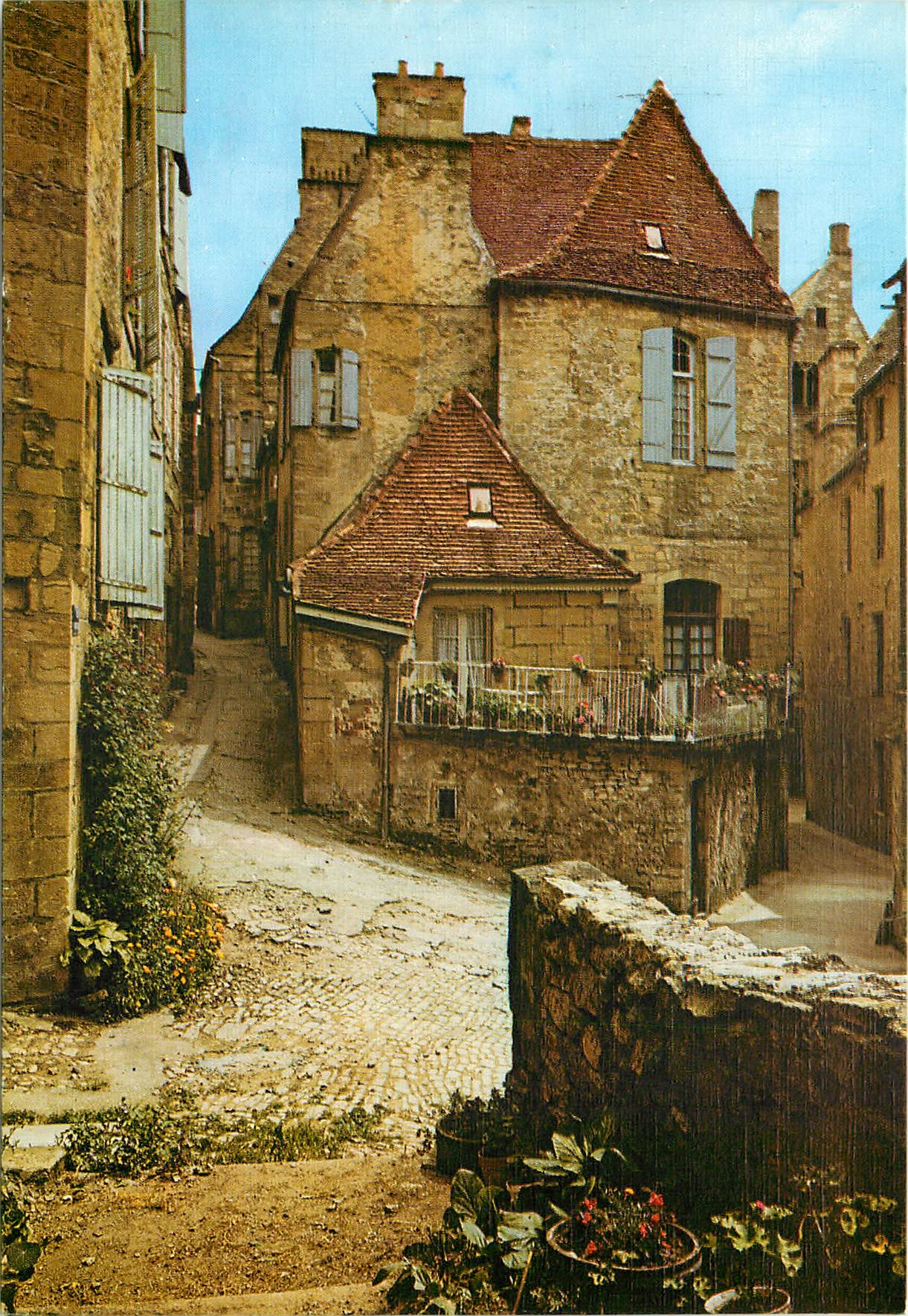 CPM Sarlat (Dordogne) Dans la Cite Mediavale