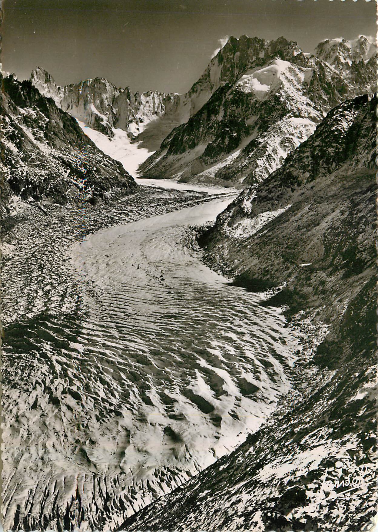 CPM Chamonix (Haute Savoie) alt 1050m la Mer de glace et les Grandes Jorasses