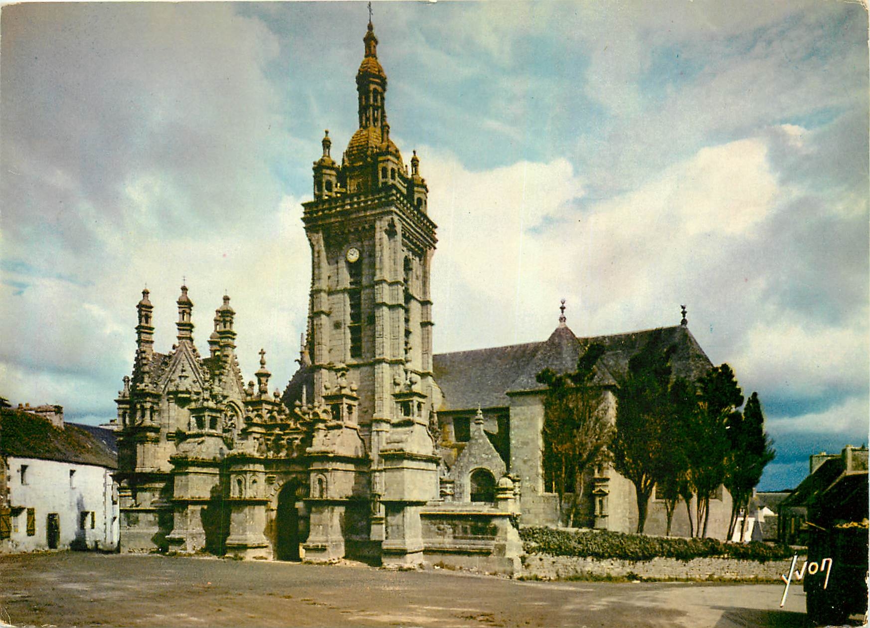 CPM Couleurs et Lumiere de France La Bretagne Saint Thegonnec (Finistere)