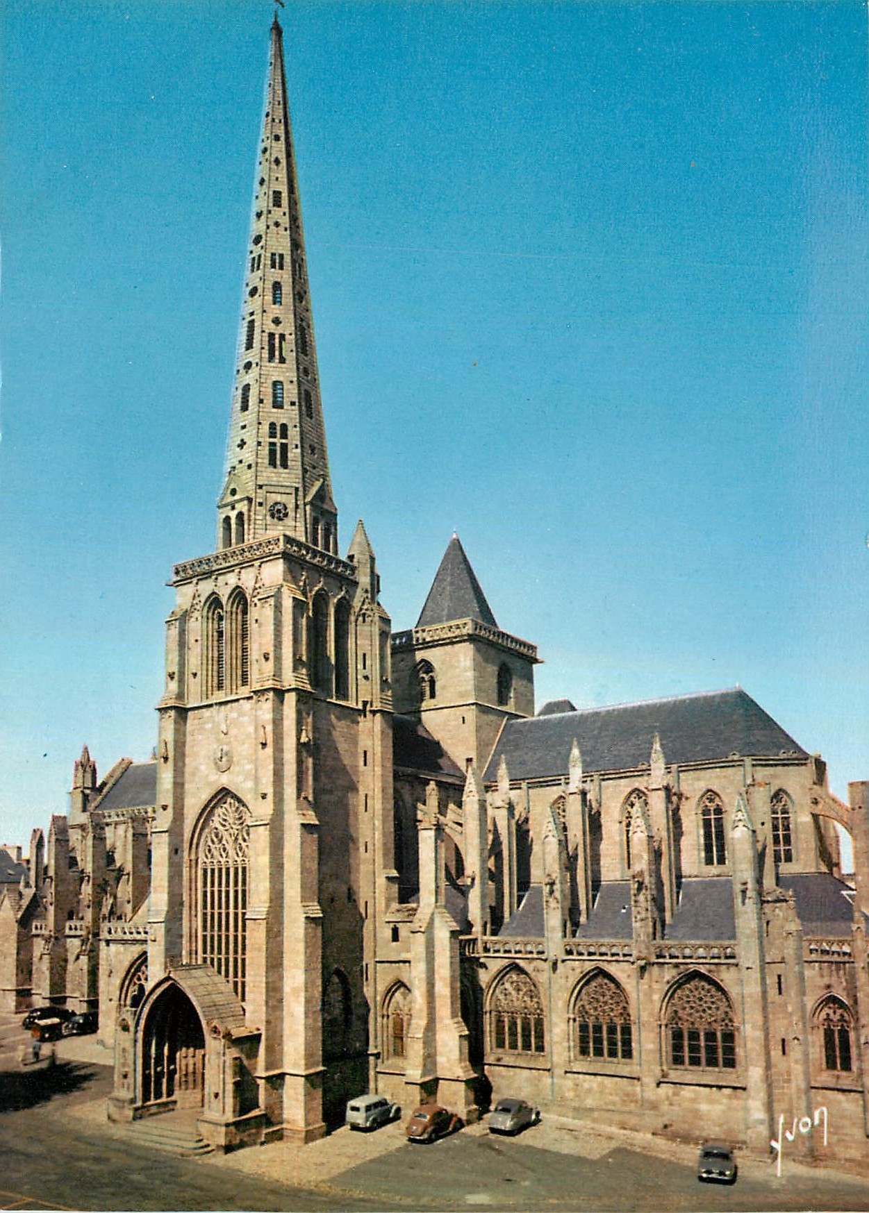 CPM Couleurs et Lumiere de France La Bretagne Treguiet (Cotes du Nord) la Cathedrale Saint Tugdual (