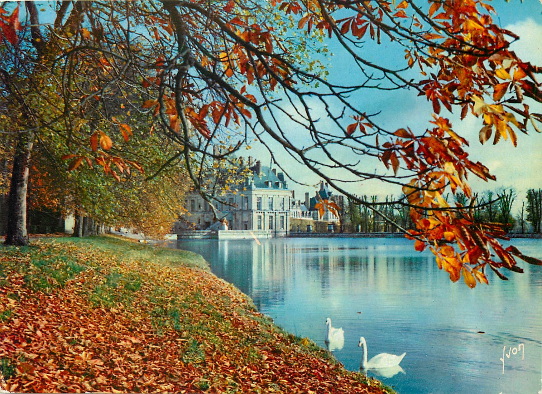 CPM Couleurs et Lumiere de France Fontainebleau (S et M) L'Etang des Carpes et le Chateau