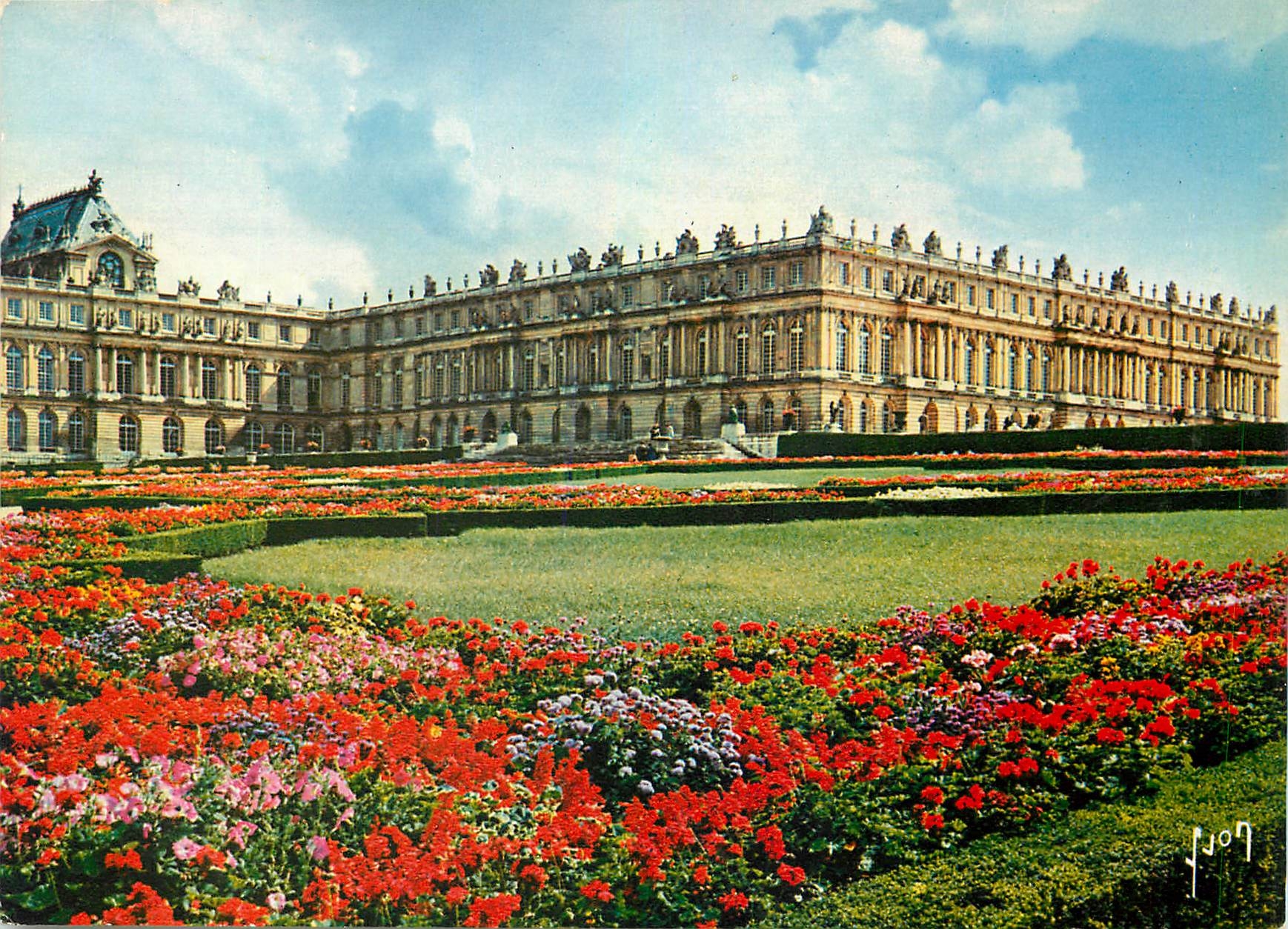 CPM Couleurs et Lumiere de France Chateau de Versailles le Chateau vu des Parterres du Nord